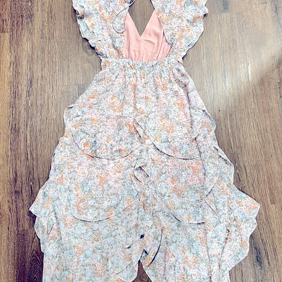 Elegant Floral Maxi Dress with Ruffle Details - Picture 2 of 4